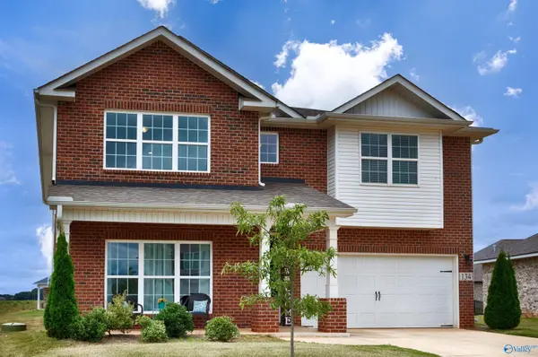134 Heritage Lakes Boulevard, New Market, AL 35761