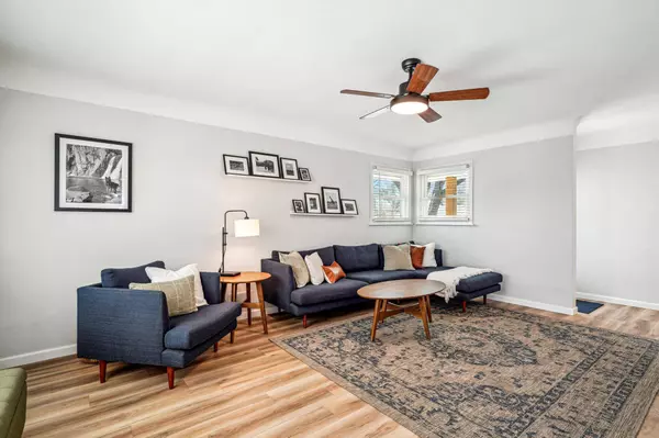 629 Park Valley DR E, Hopkins, MN 55343