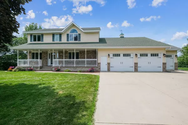 908 Horizon CIR, Belle Plaine, MN 56011