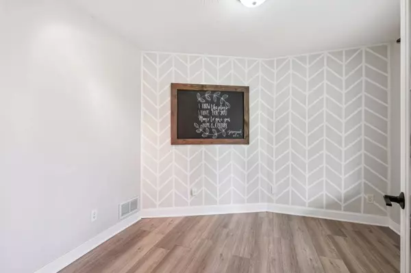 908 Horizon CIR, Belle Plaine, MN 56011