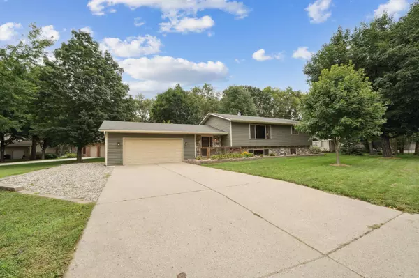 230 Hi Mae CIR, Lester Prairie, MN 55354