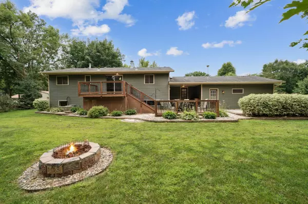 230 Hi Mae CIR, Lester Prairie, MN 55354