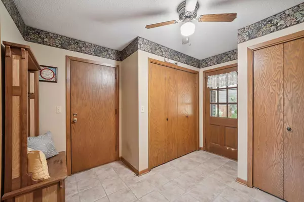 230 Hi Mae CIR, Lester Prairie, MN 55354