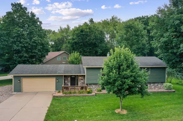 230 Hi Mae CIR, Lester Prairie, MN 55354
