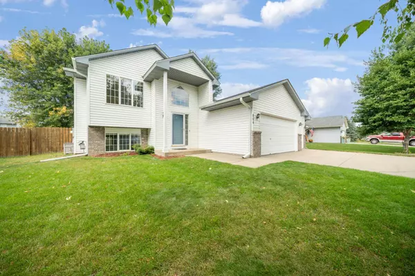 804 S Elm ST, Belle Plaine, MN 56011