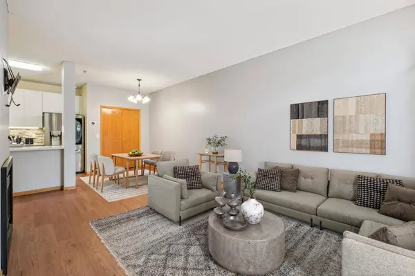 17850 Cobblestone WAY, Eden Prairie, MN 55347