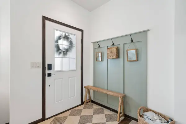 2574 Vierling DR E, Shakopee, MN 55379