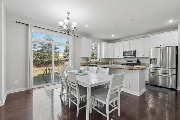 1832 Spring Creek DR, Carver, MN 55315