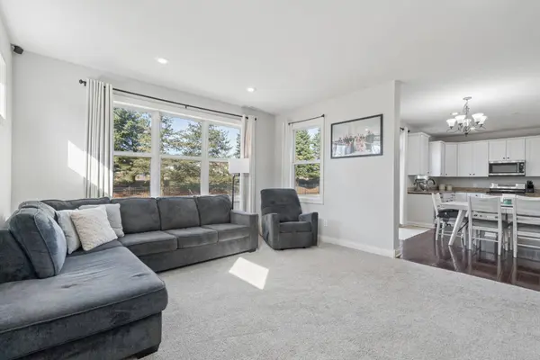 1832 Spring Creek DR, Carver, MN 55315