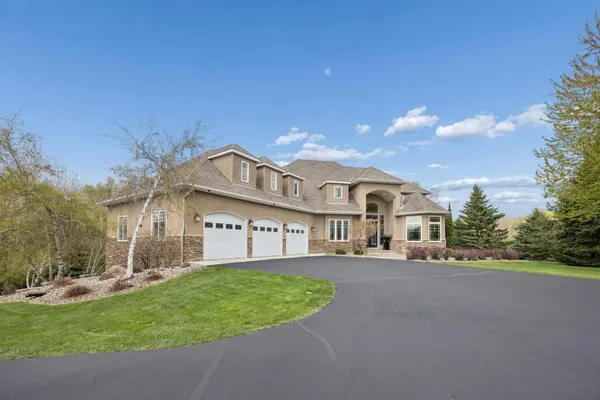 23840 Prairie CT, Belle Plaine, MN 56011