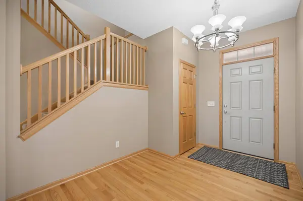 1017 Provence LN, Belle Plaine, MN 56011