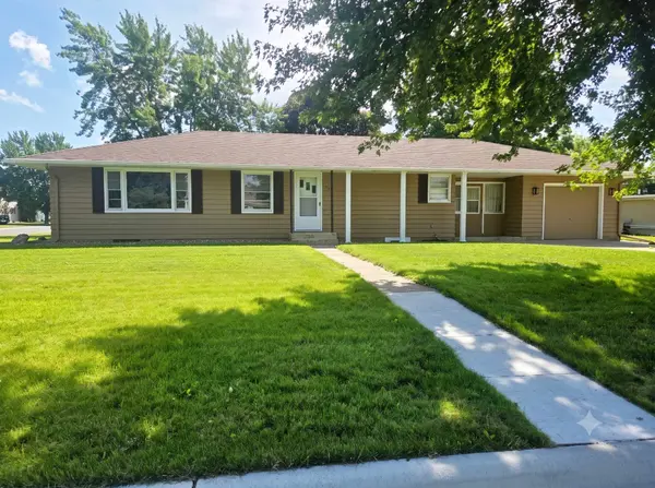 301 S Walnut ST, Belle Plaine, MN 56011