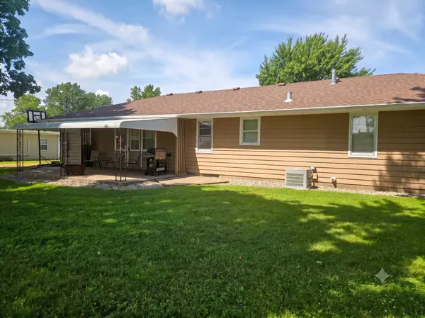 301 S Walnut ST, Belle Plaine, MN 56011