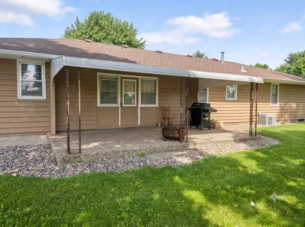 301 S Walnut ST, Belle Plaine, MN 56011