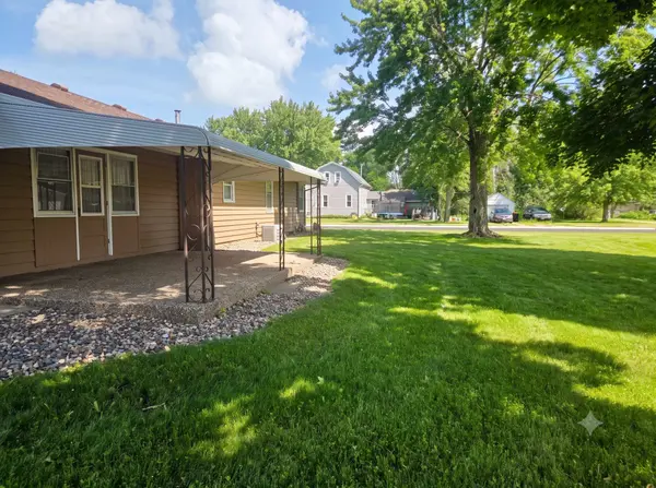 301 S Walnut ST, Belle Plaine, MN 56011