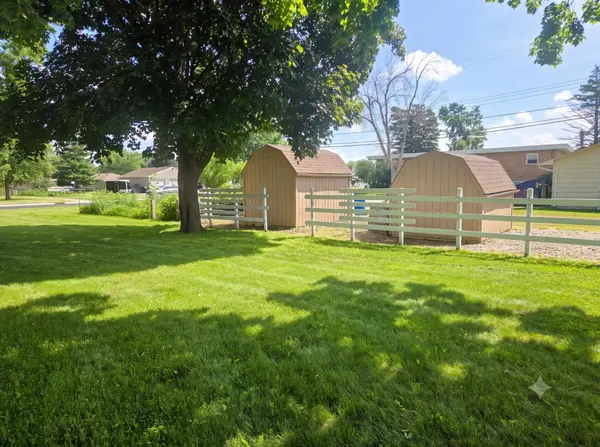 301 S Walnut ST, Belle Plaine, MN 56011