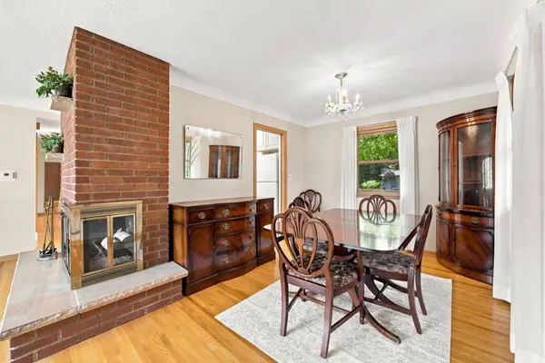 2464 Holloway AVE E, North Saint Paul, MN 55109