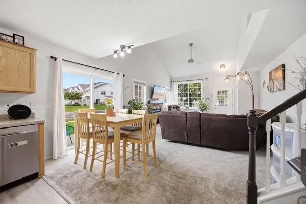 17530 Gillette WAY #7052, Lakeville, MN 55044