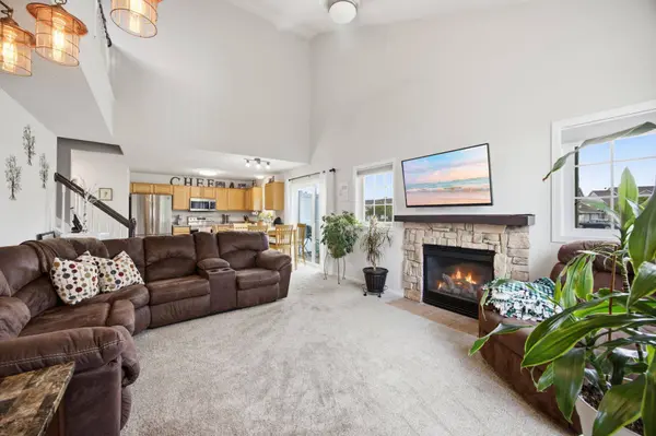 17530 Gillette WAY #7052, Lakeville, MN 55044