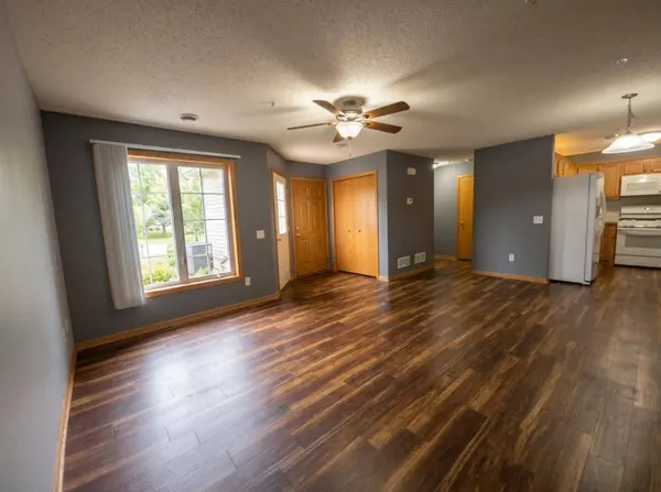 202 E Orchard ST, Belle Plaine, MN 56011
