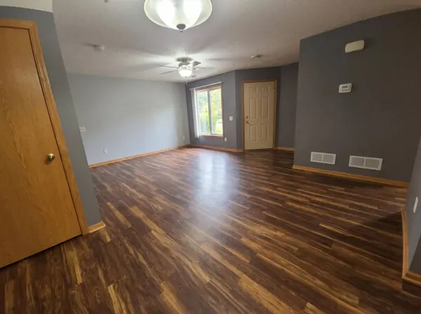 202 E Orchard ST, Belle Plaine, MN 56011