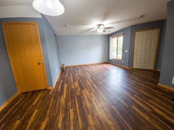 202 E Orchard ST, Belle Plaine, MN 56011