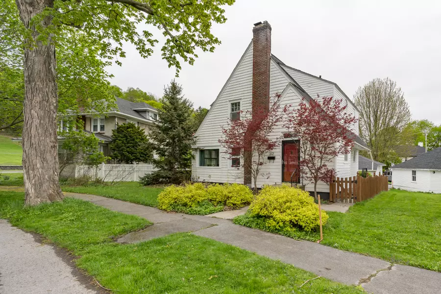 312 W Park Dr, Watertown, NY 13601-3817