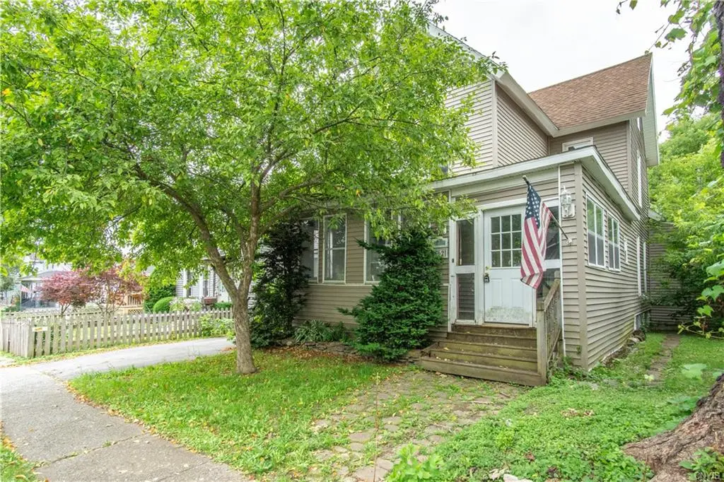 662 Burchard St, Watertown, NY 13601-2804
