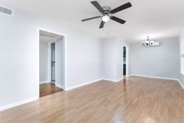 4466 Lark Ave, San Antonio, TX 78228