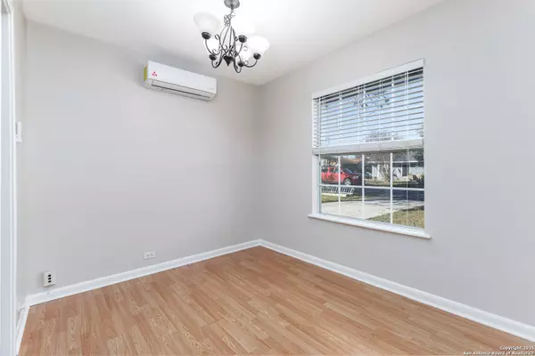 4466 Lark Ave, San Antonio, TX 78228