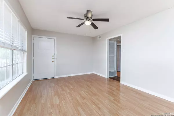 4466 Lark Ave, San Antonio, TX 78228