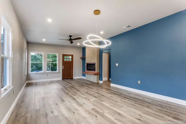 915 Mason, San Antonio, TX 78208