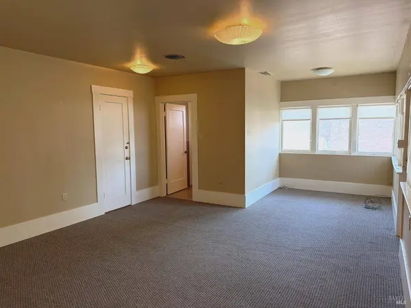 W 215 Standley ST, Ukiah, CA 95482