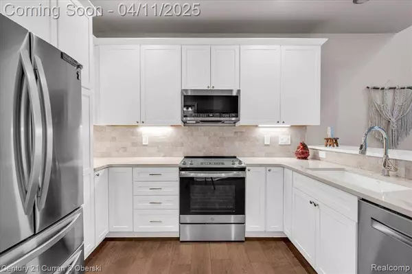 48442 EASTBRIDGE Drive, Canton Twp, MI 48188