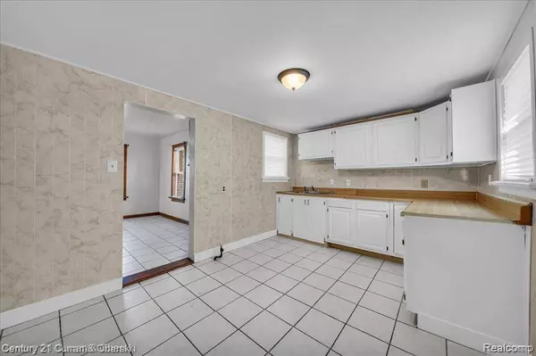 59 E Pleasant Street, River Rouge, MI 48218