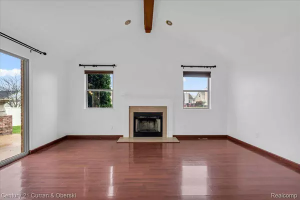 23264 Oakleigh AVE, Trenton, MI 48183