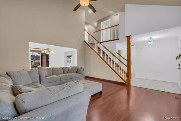 23264 Oakleigh AVE, Trenton, MI 48183