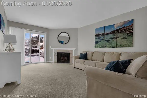 42154 Farragut CT, Northville, MI 48167