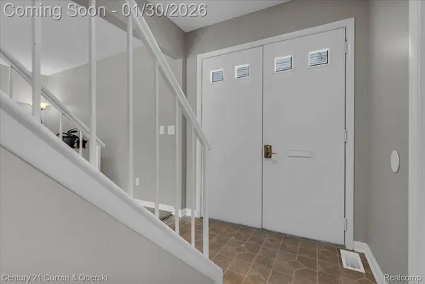 42154 Farragut CT, Northville, MI 48167