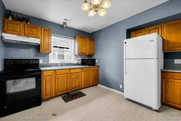 63 Kessler ST, Frenchtown Township, MI 48162