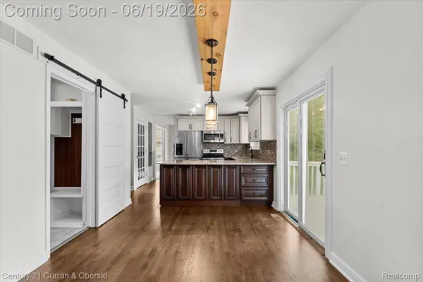 4630 Commerce Woods DR, Commerce Charter Township, MI 48382