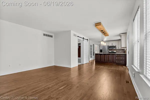 4630 Commerce Woods DR, Commerce Charter Township, MI 48382