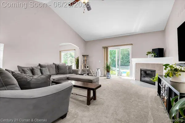 27099 Celtic DR, Flat Rock, MI 48134