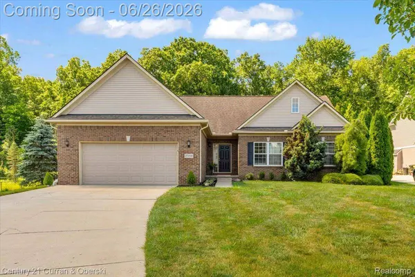 27099 Celtic DR, Flat Rock, MI 48134