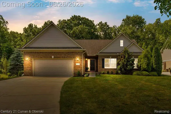27099 Celtic DR, Flat Rock, MI 48134