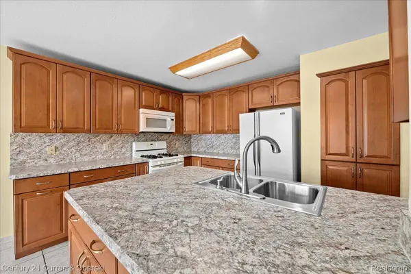 1620 Tony CT, Frenchtown Township, MI 48162