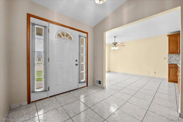 1620 Tony CT, Frenchtown Township, MI 48162