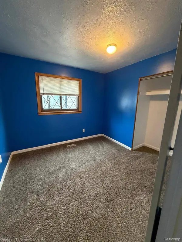 28973 Annapolis RD, Westland, MI 48186