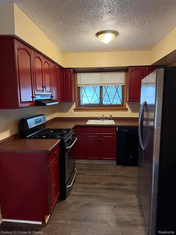 28973 Annapolis RD, Westland, MI 48186