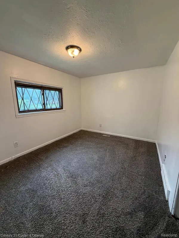 28973 Annapolis RD, Westland, MI 48186